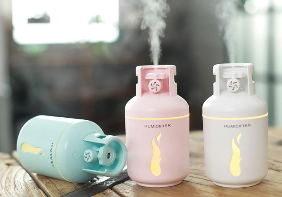 Multifunctional gas tank humidifier